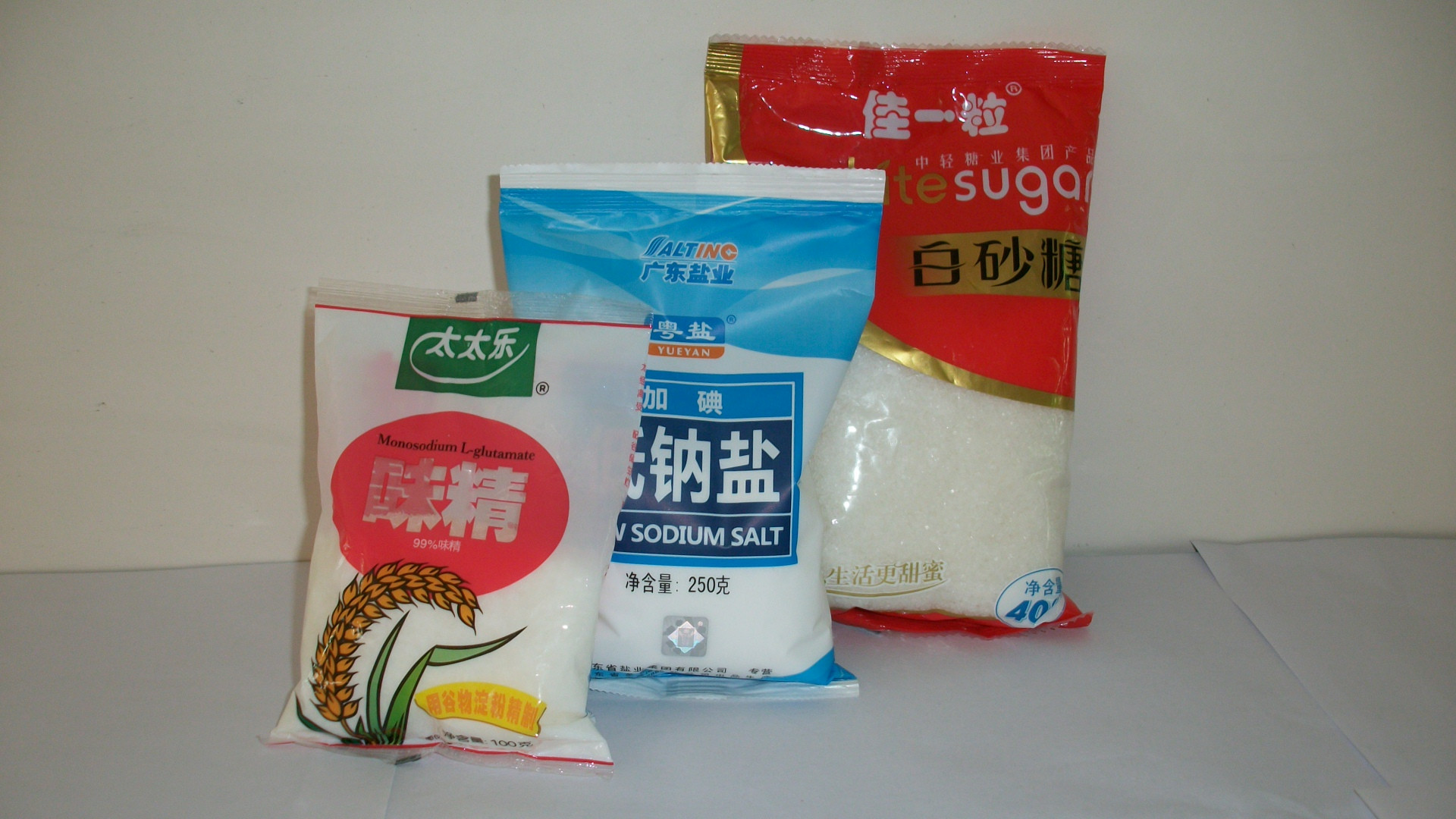 Silica gel pillow pouch packing machine with multi lanes